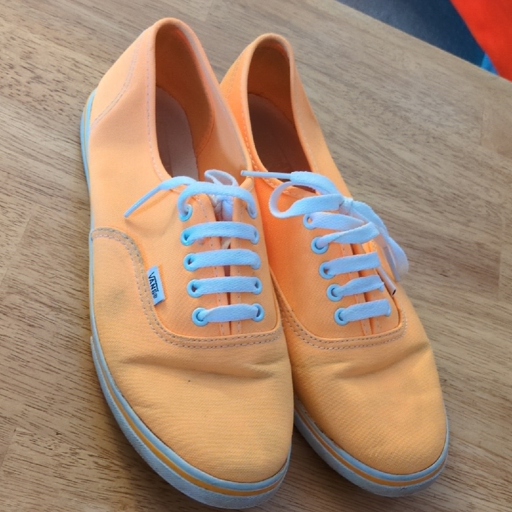 Vans Vibrant Orange Canvas Shoes 10M Wms 8.5 men's